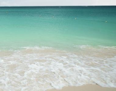 Water coming into a beach 